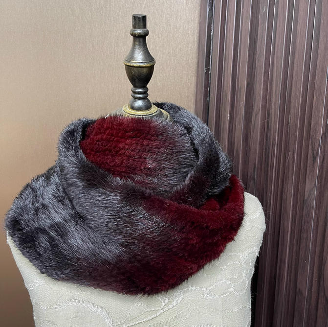 Ombre Color Genuine Mink Fur S - огляд і ціна Infinity Scarf Knit